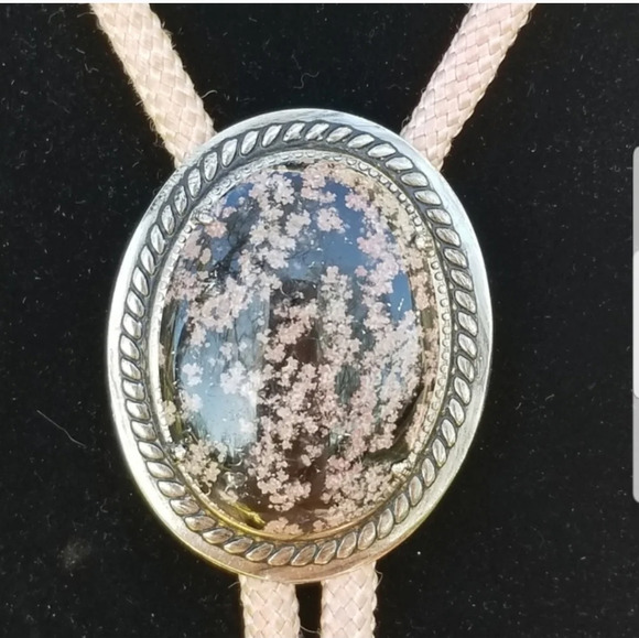 VINTAGE PINK & BLACK RHODENITE GEMSTONE COWGIRL BOLO TIE - Picture 3 of 5